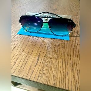 Quay Sunglasses, Color Black
